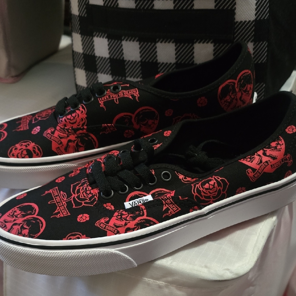 Vans Black and Red Patterned Sneakers